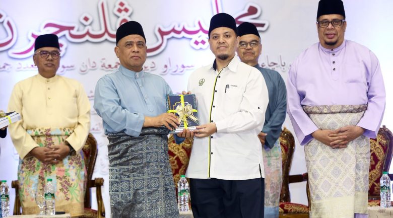 Perak perkenal tiga kitab untuk bacaan di masjid