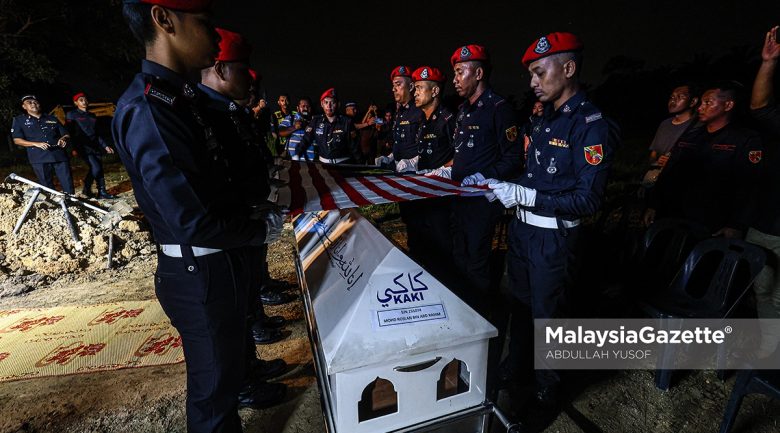 Sembilan wira negara diberi penghormatan terakhir istiadat polis