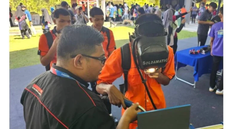 Lepasan pondok sertai TVET bina kerjaya