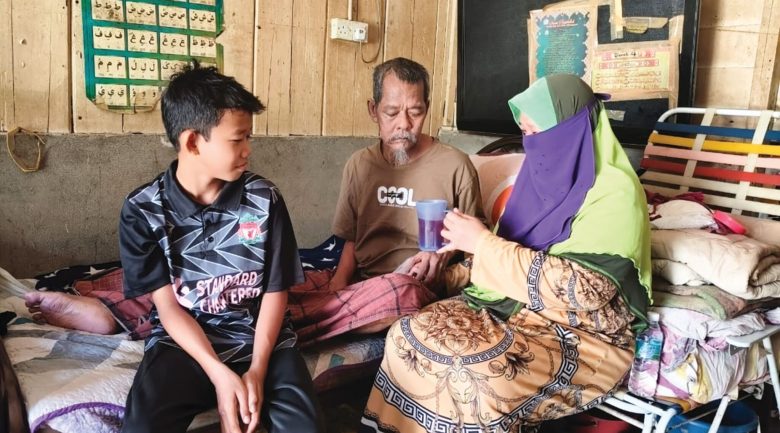Bakti pada tanah bantu di saat sukar