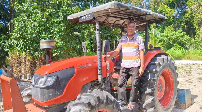 Pembiayaan traktor Perak SADC tingkat kapasiti pesawah moden