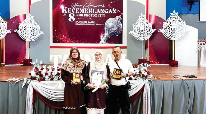 Anak pemandu tren mahu jadi pendidik bergelar doktor